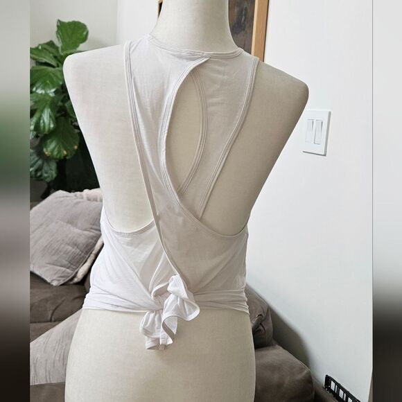 Lululemon Tie Back Women's White Sleeveless Top - Picture 4 of 5